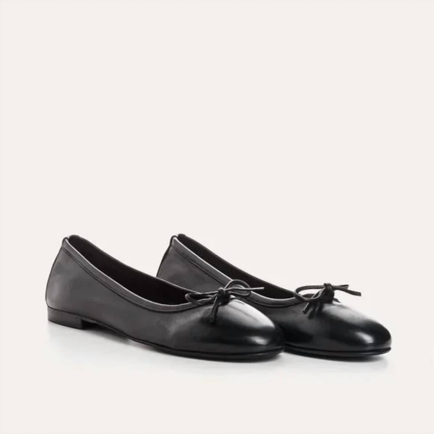 0c767648-be4d-44de-b891-4d7fcc14ed25-upscale_15k-1500x1500-70 Reqins - Women's Carmen Cuir Sandal - Image 1