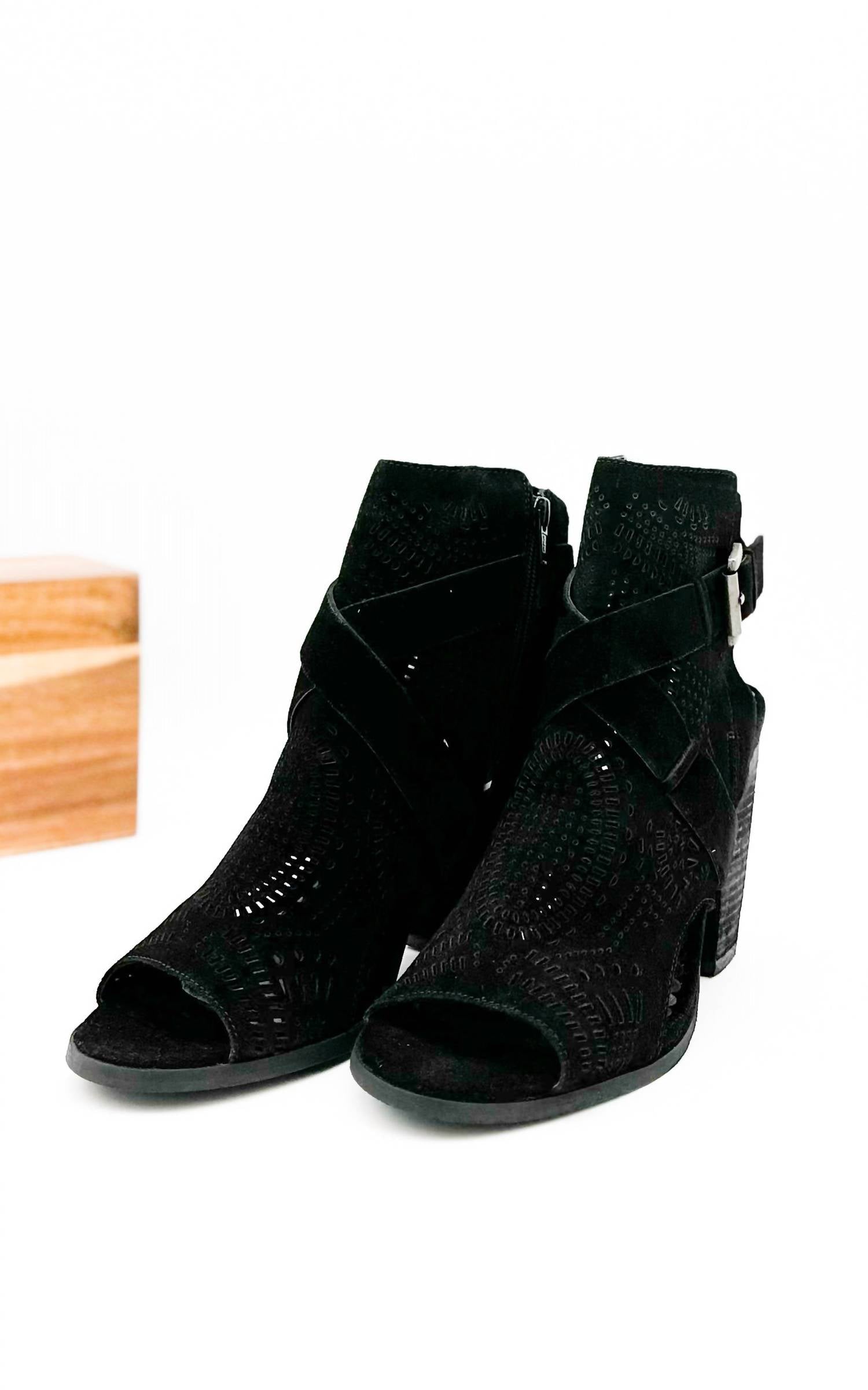 14103636-bf9d-4bd6-b9f5-9c6e23012497-upscale_15k-1500x1500-70 Naughty Monkey - Women's Zuzanna Heeled Sandal - Image 1