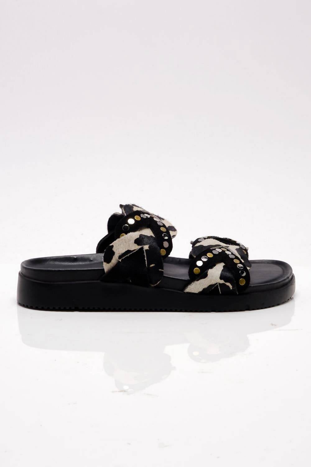 28f17330-0d0e-4836-8bdb-5f9004a22437-upscale_15k-1500x1500-70 Free People - Women's Leo Sandal - Image 1