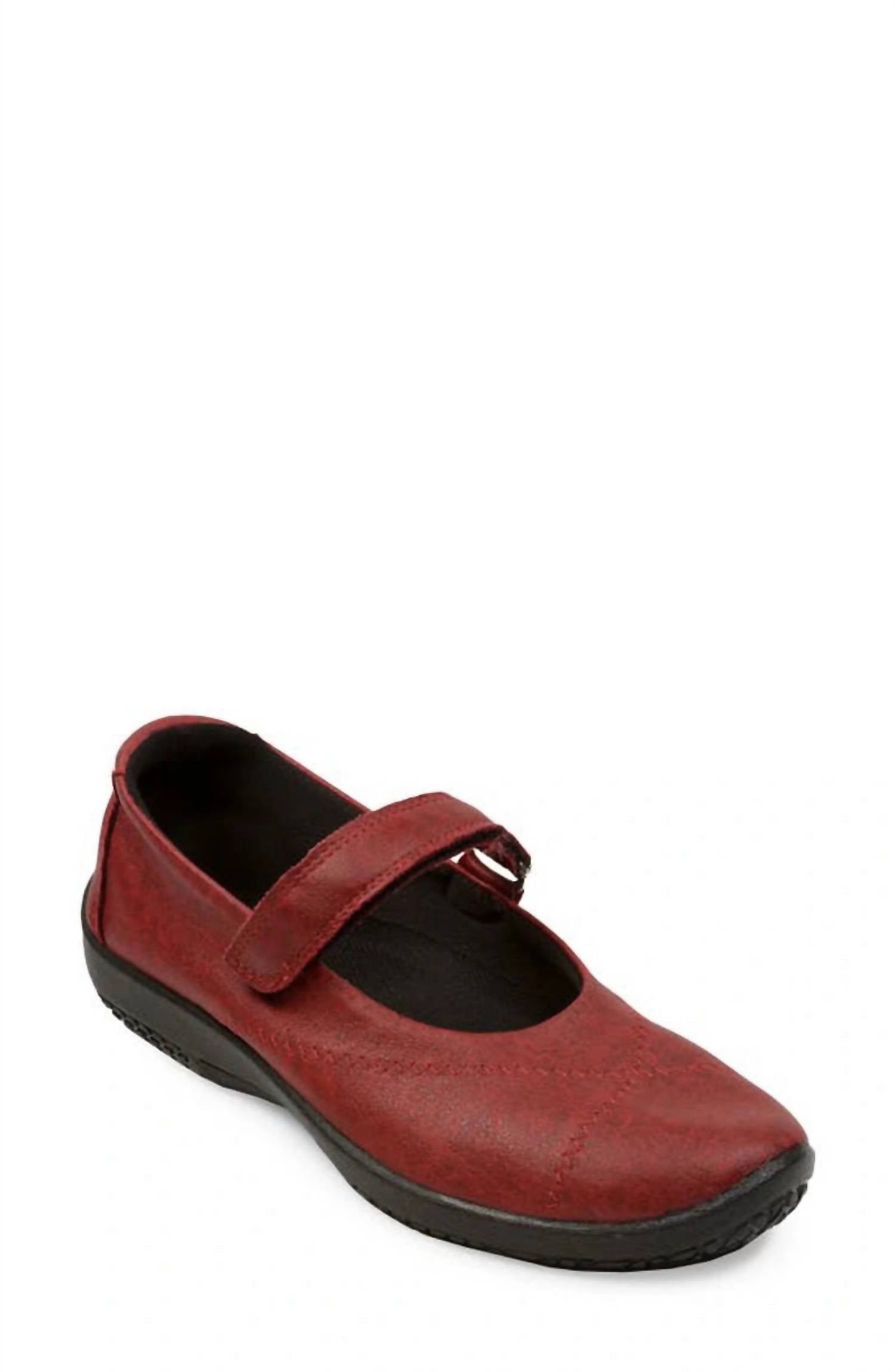 3f219c31-374a-41ae-bca3-bd67ac1b22e5-upscale_15k-1500x1500-70 Arcopedico - Women's L18 Shoes - Image 1