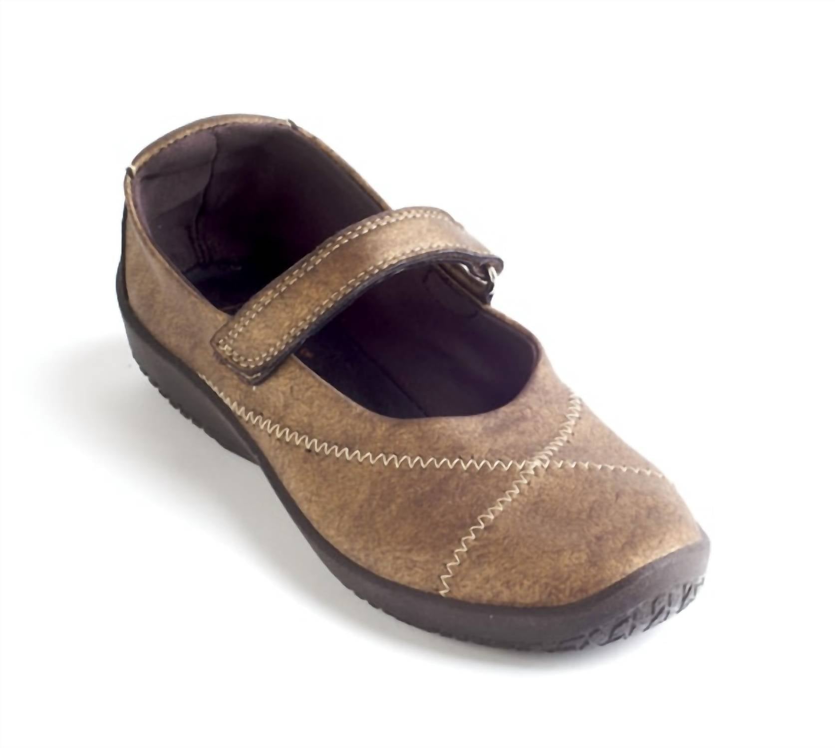 408e34ad-66c7-48ba-8c97-6fddb1376cf6-upscale_15k-1500x1500-70 Arcopedico - Women's L18 Shoes - Image 1