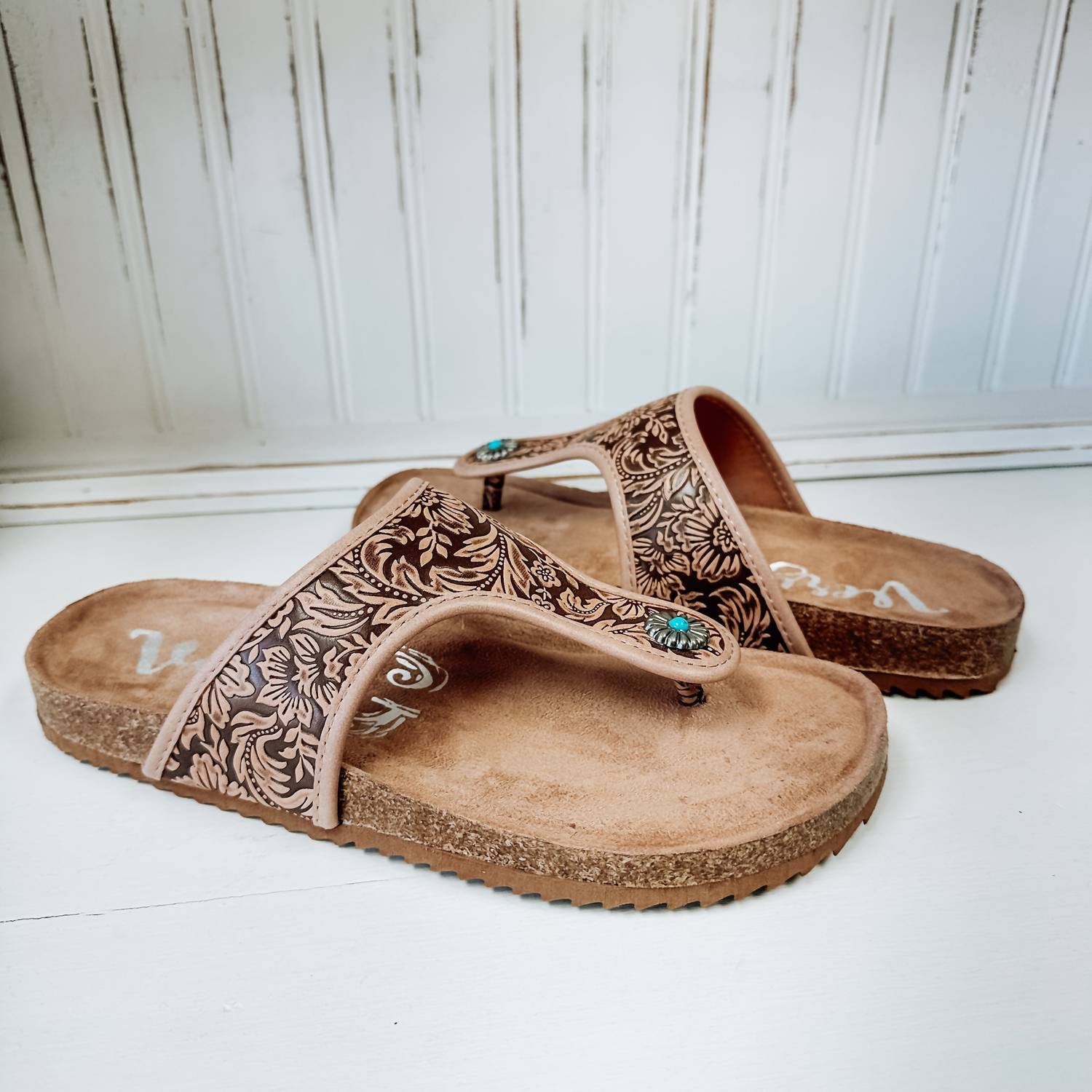 55c455a3-66f7-4c12-bbcc-cb1a8c0719d8-upscale_15k-1500x1500-70 Very G - Women's Danni 2 Falt Sandal - Image 1