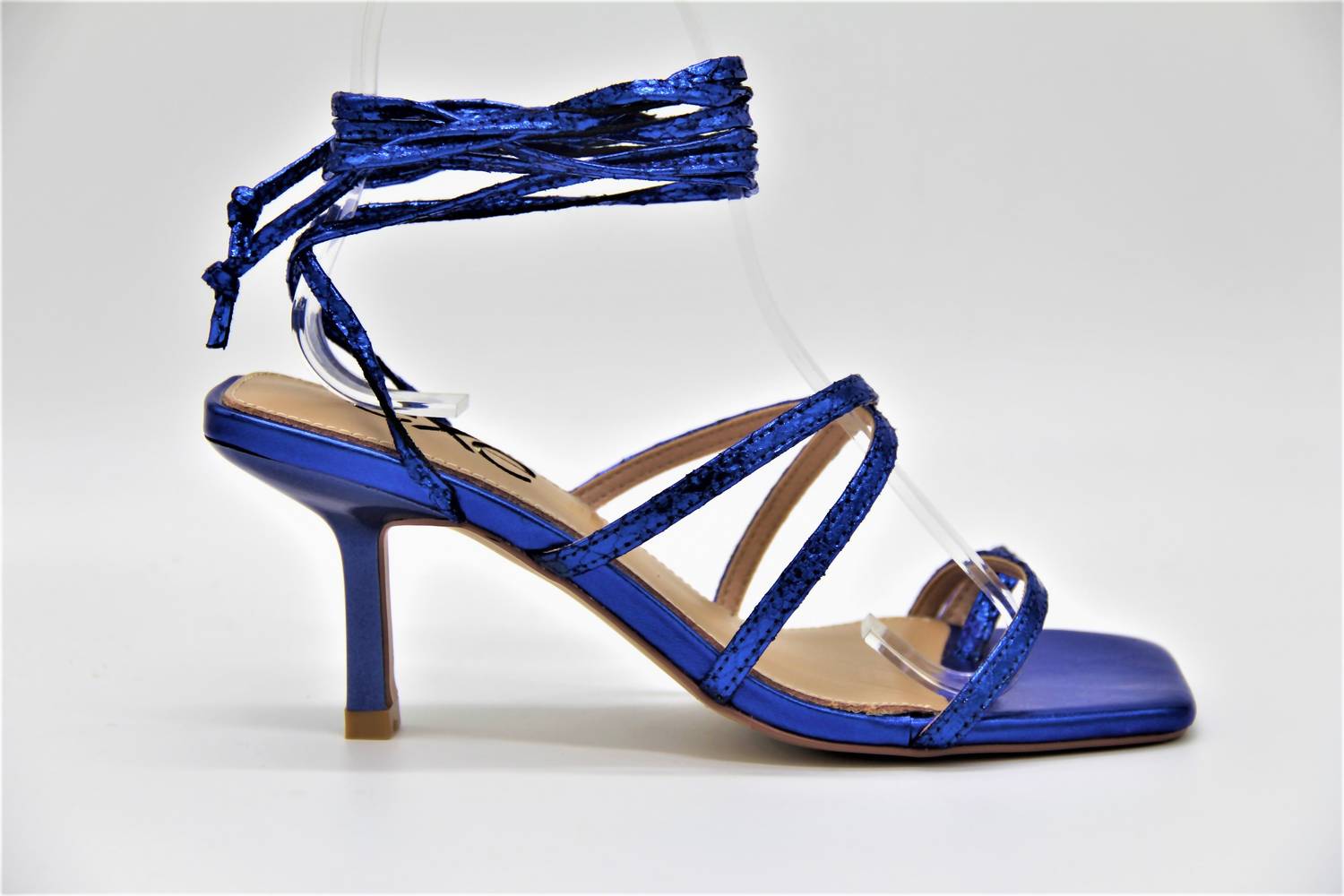 59bb680a-6c3b-4327-9849-7895fd6ddb8d-upscale_15k-1500x1500-70 Exe - Women's Cindy 672 Low Heel Strap Sandal - Image 1