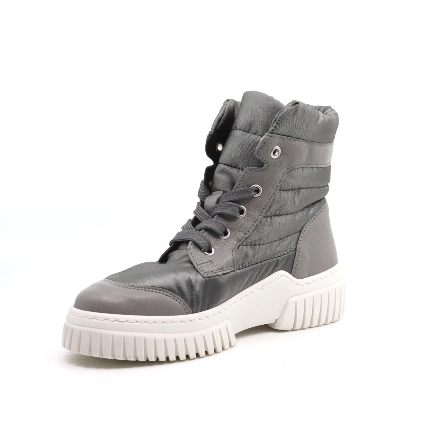 6054eb8c-b0a3-4207-a755-b356f70d636b-upscale_15k-1500x1500-1 Gabor - UNISEX LACED UP HIKER BOOT - Image 1