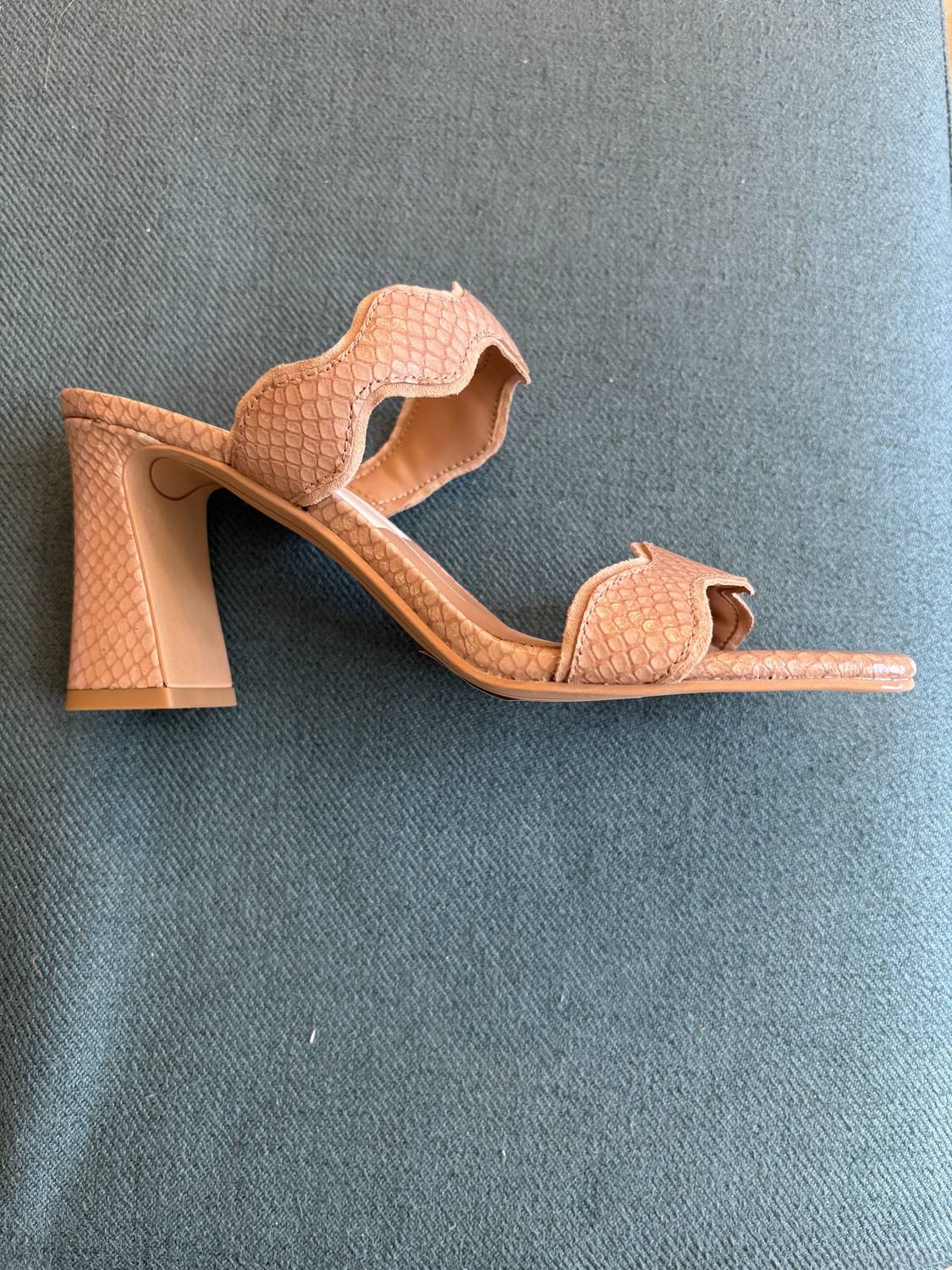 63c177ef-d25b-4c27-baba-0c510c5a6a61-upscale_15k-1500x1500-70 Dolce Vita - Women's ILVA Sandal - Image 1