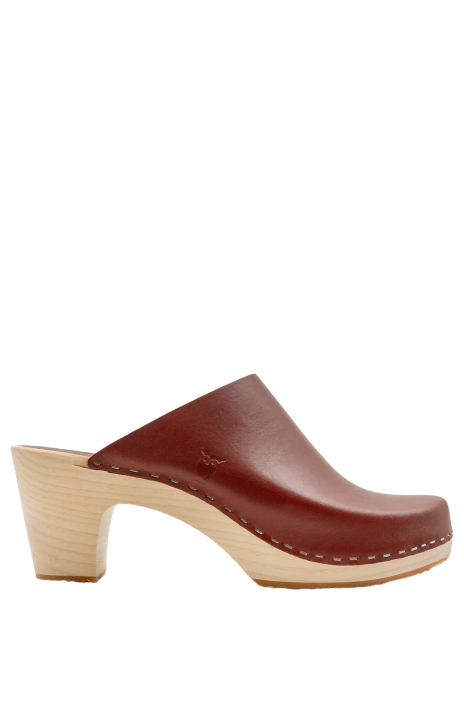 6f555388-eb7d-4488-ba52-34a038136d4d-upscale_15k-1500x1500-1 Sandgrens - Women's Rhodes Minimalistic Clog Mule - Image 1