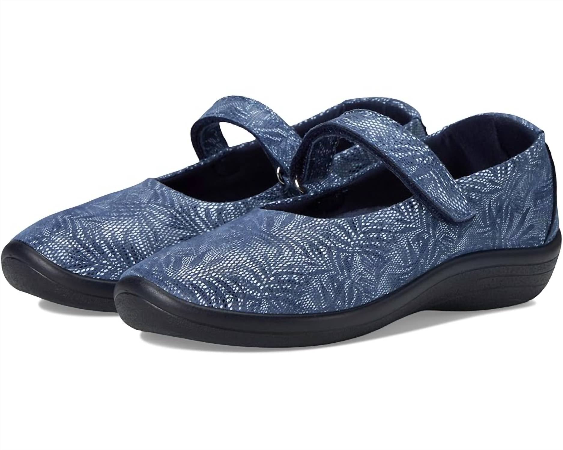 7109bd5e-25c1-478c-ae7f-4626cd27caa3-upscale_15k-1500x1500-70 Arcopedico - Women's Estrela Shoes - Image 1