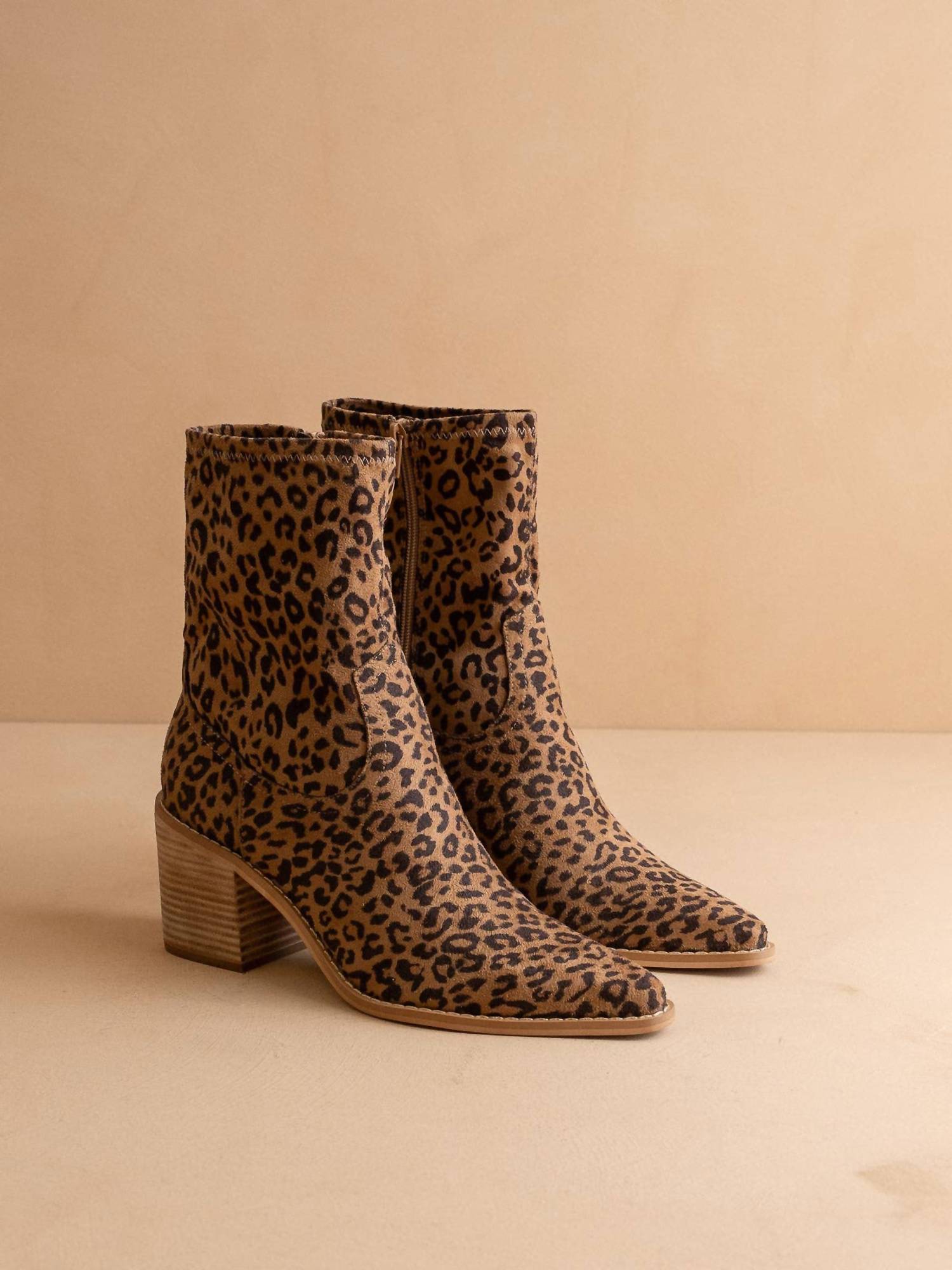 7a3788f5-2861-4ab8-9656-e31962e67ad0-upscale_15k-1500x1500-70 Oasis Society - Women's Vienna Boot - Image 1