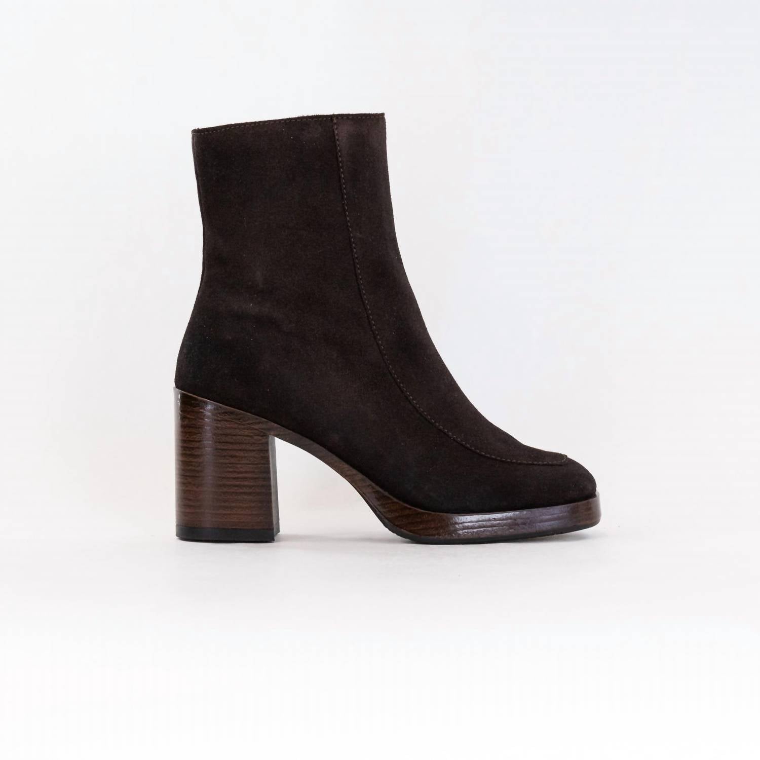 802f1470-3b1d-43c9-9b95-873240be3035-upscale_15k-1500x1500-70 Eric Michael - Women's Alice Boot - Image 1