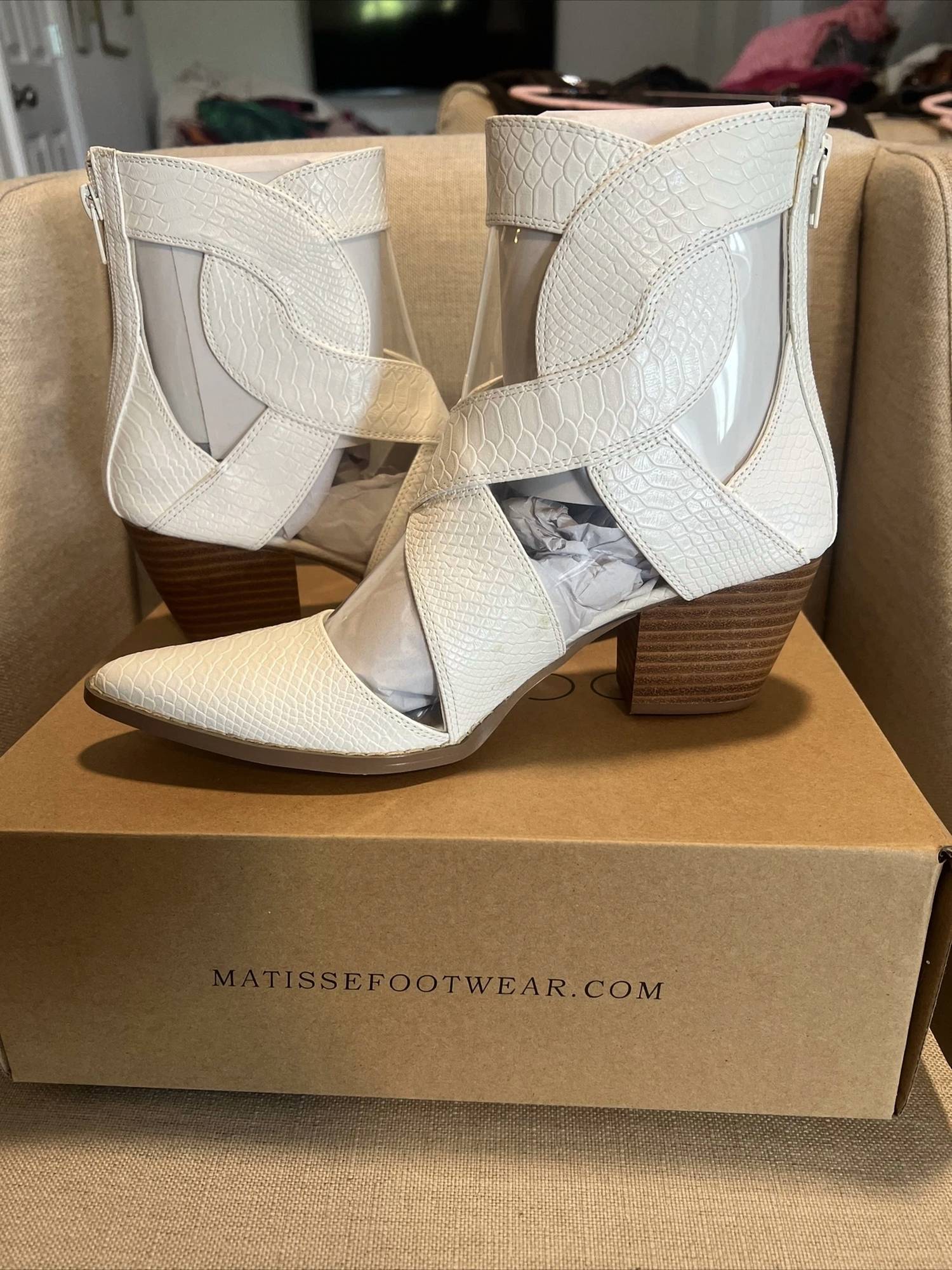 84b12819-bd23-44a5-a8c5-938f65166586-upscale_15k-1500x1500-70 Coconuts By Matisse - Women's Anthem Heeled Boots - Image 1