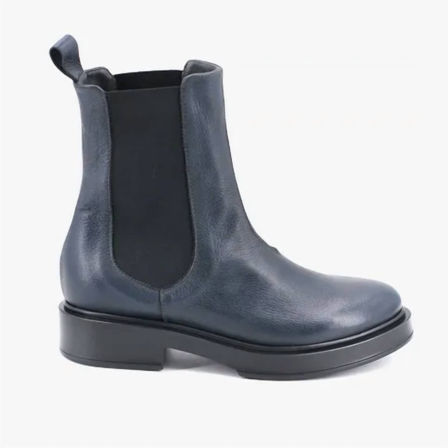 92f77578-72d6-4311-8aa7-532ac8cd07f5-upscale_15k-1500x1500-70 All Black - Women Chelsea Chic Boots - Image 1