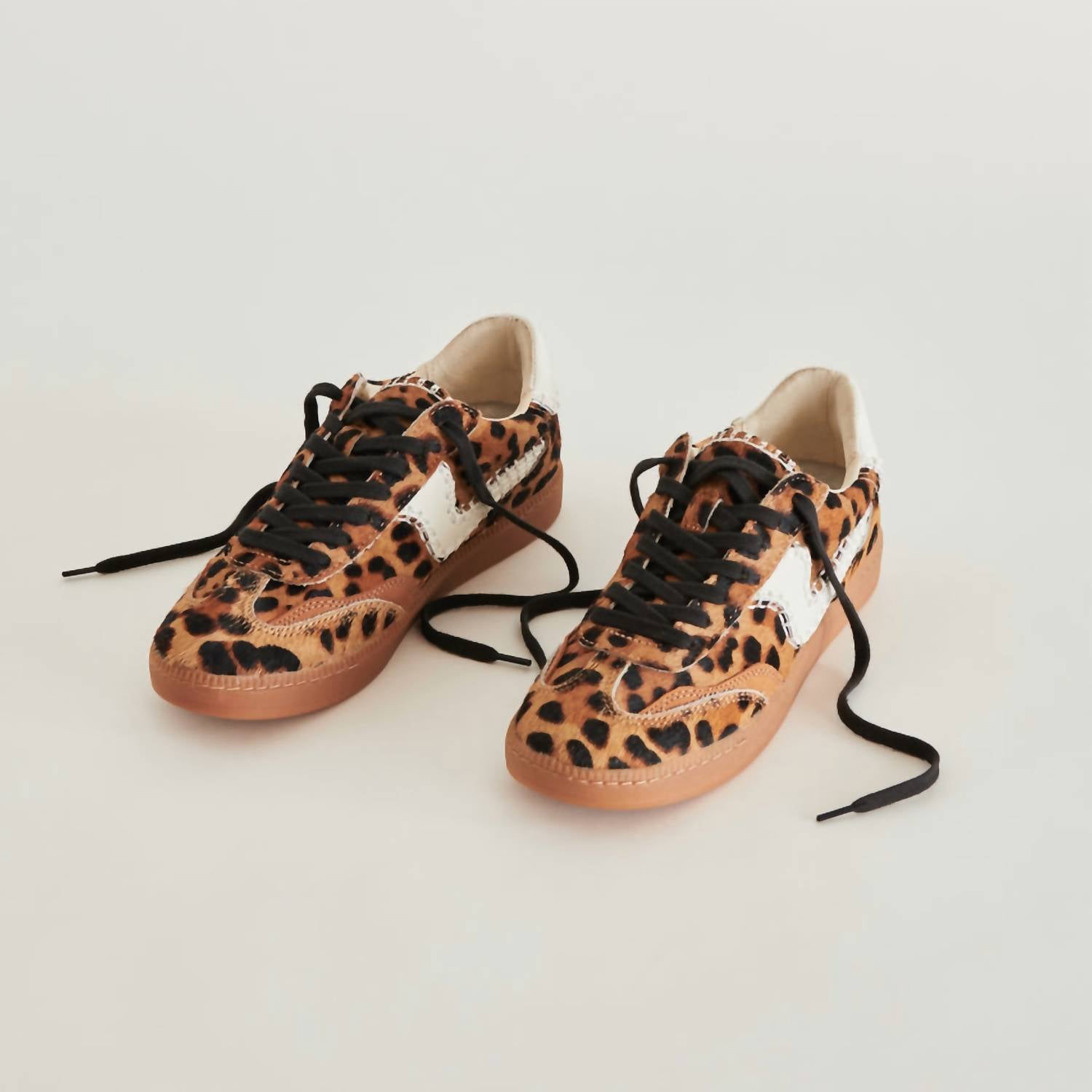 993b7c82-267e-43ea-b0a0-b30a2c2cc920-upscale_15k-1500x1500-70 Dolce Vita - Women's Notice Stitch Sneaker - Image 1