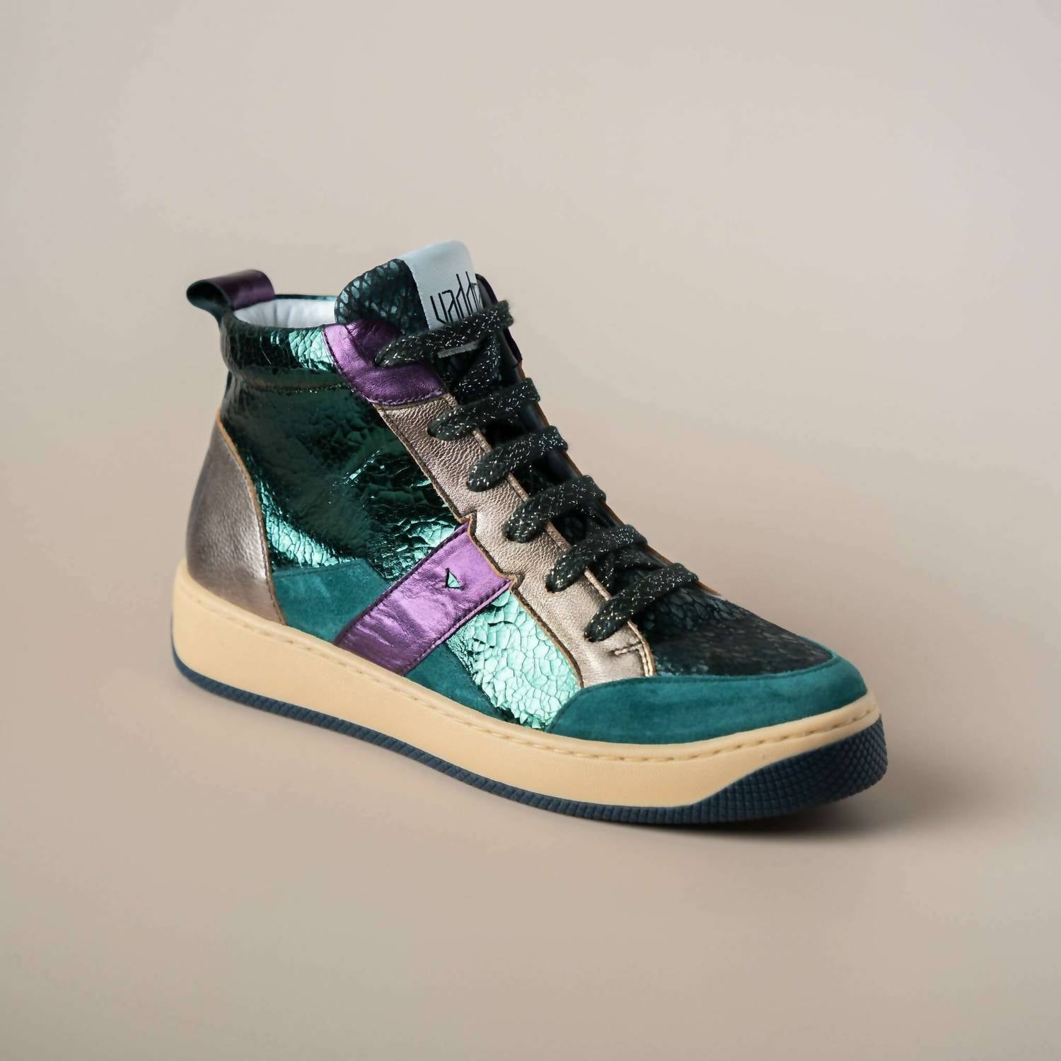9d5ac7e7-4fa6-4b99-8952-49421e210259-upscale_15k-1500x1500-70 Vaddia - Women's Felix Sneakers - Image 1