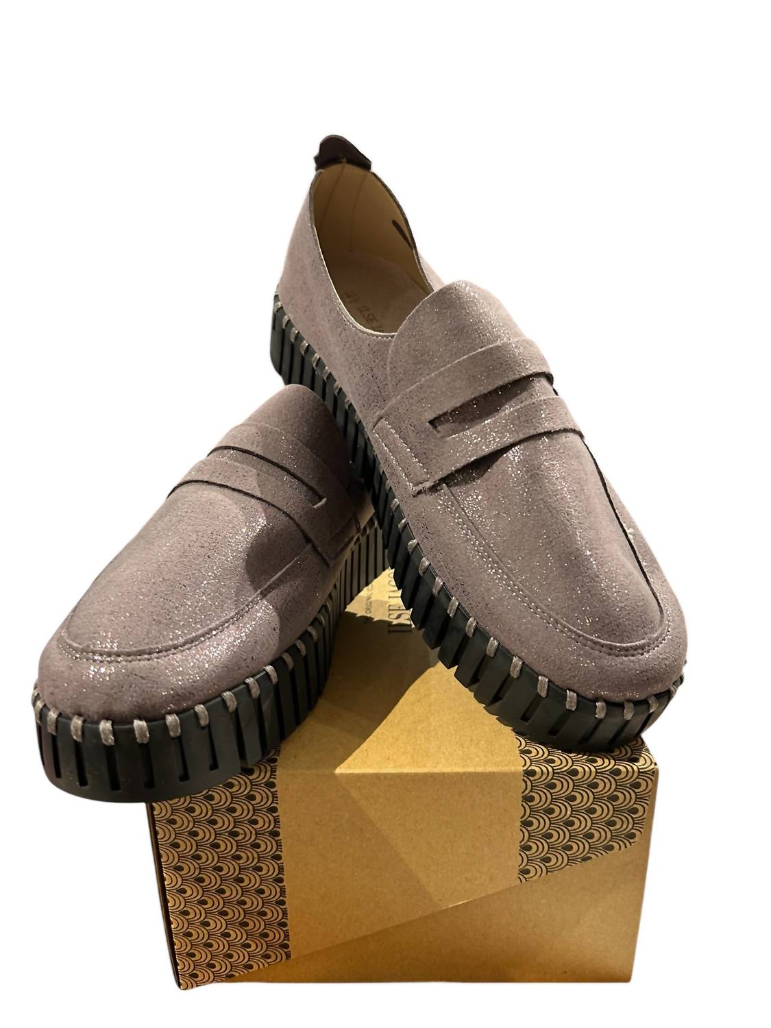 a624e847-3ef3-4c84-a162-bb0388121c8a-upscale_15k-1500x1500-70 Ilse Jacobsen - Women's Tulip Faux Leather Shoe - Image 1