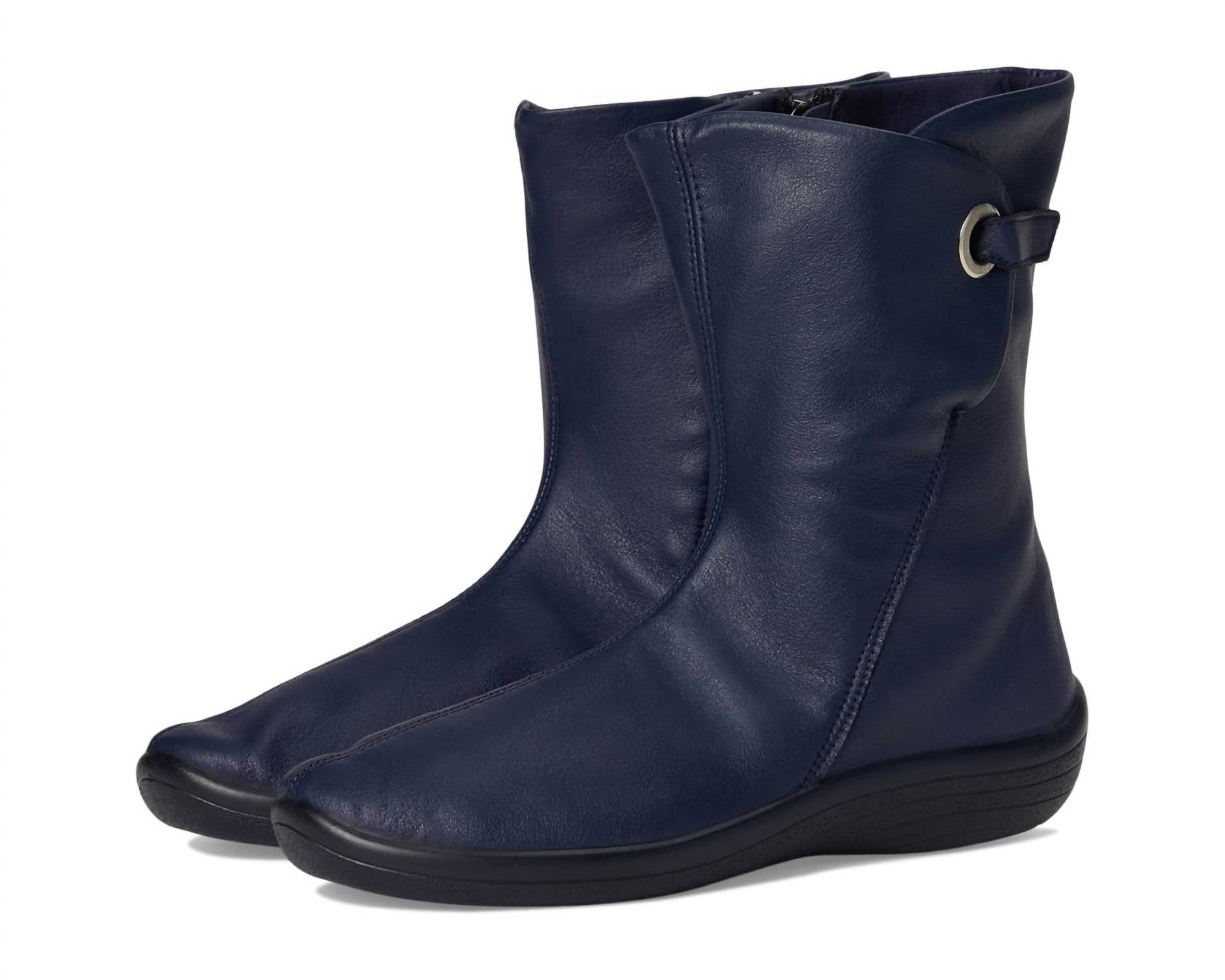 aa97bdbd-0d38-47b2-aabc-5b851b0feaa9-upscale_15k-1500x1500-70 Arcopedico - Women's Zion Ankle Boots - Image 1
