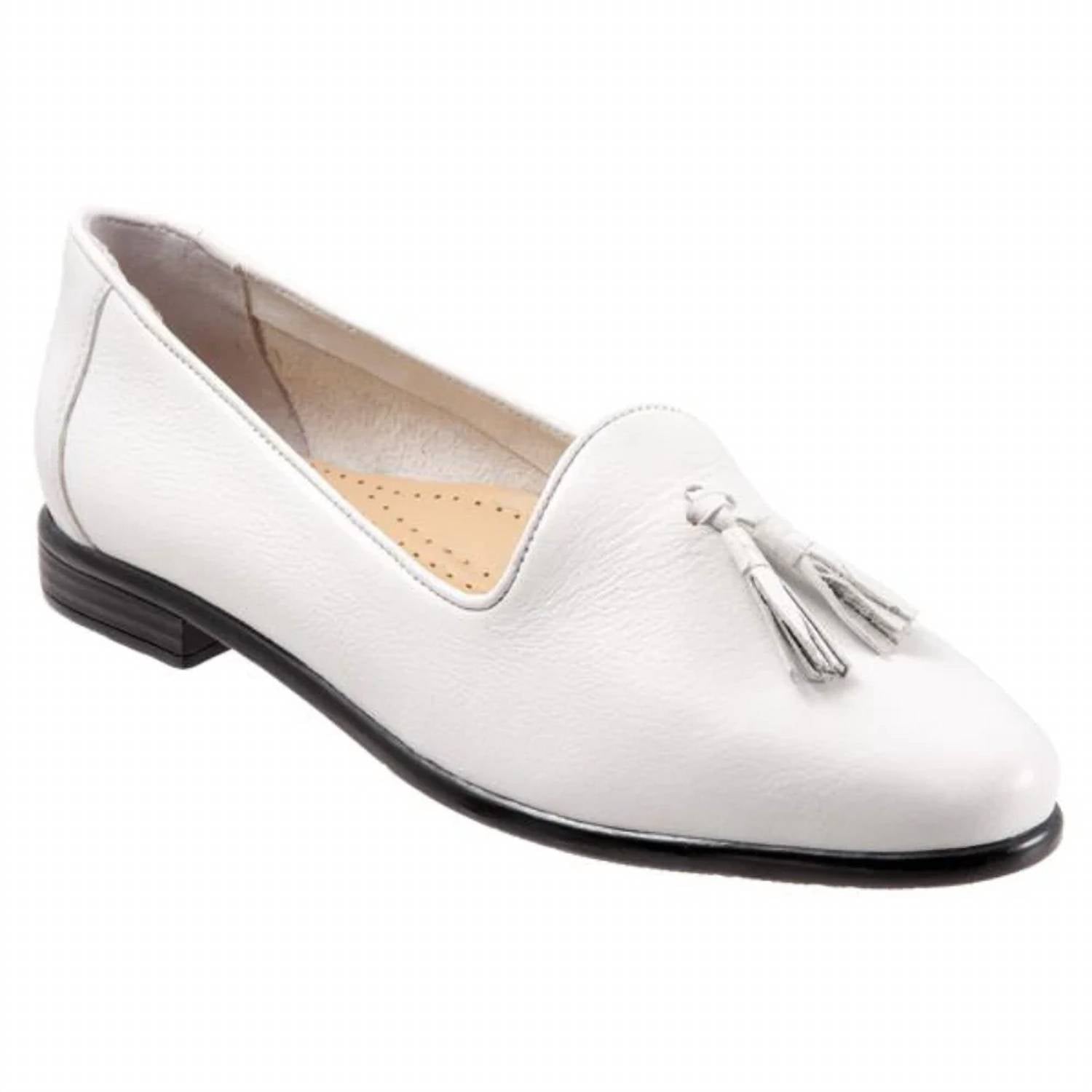 bf781f40-7ec7-498b-9091-da9a966ff6be-upscale_15k-1500x1500-70 Trotters - Women's Liz Tassel Leather Loafer - Image 1