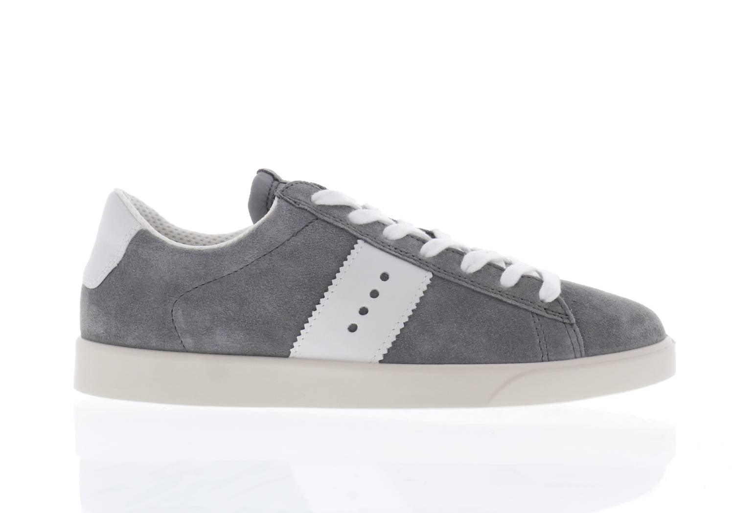 c4956190-374b-41ab-8b67-ef7188afb977-upscale_15k-1500x1500-70 Ecco - Women's Street Lite Retro Sneakers - Image 1