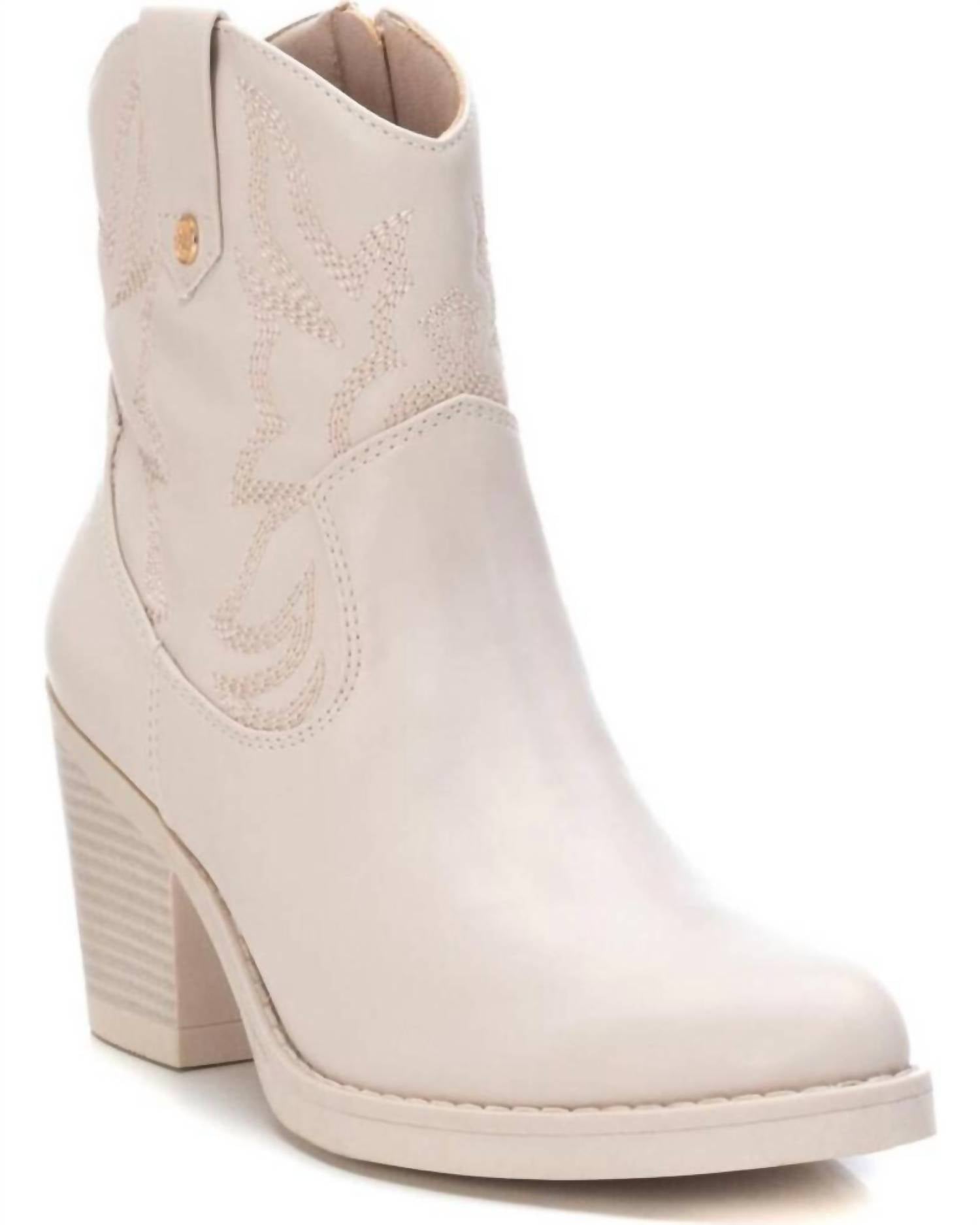 d4c4b292-5553-4e6b-970d-ddbd6d46b51b-upscale_15k-1500x1500-70 Xti - Women's Italian Western Booties - Image 1