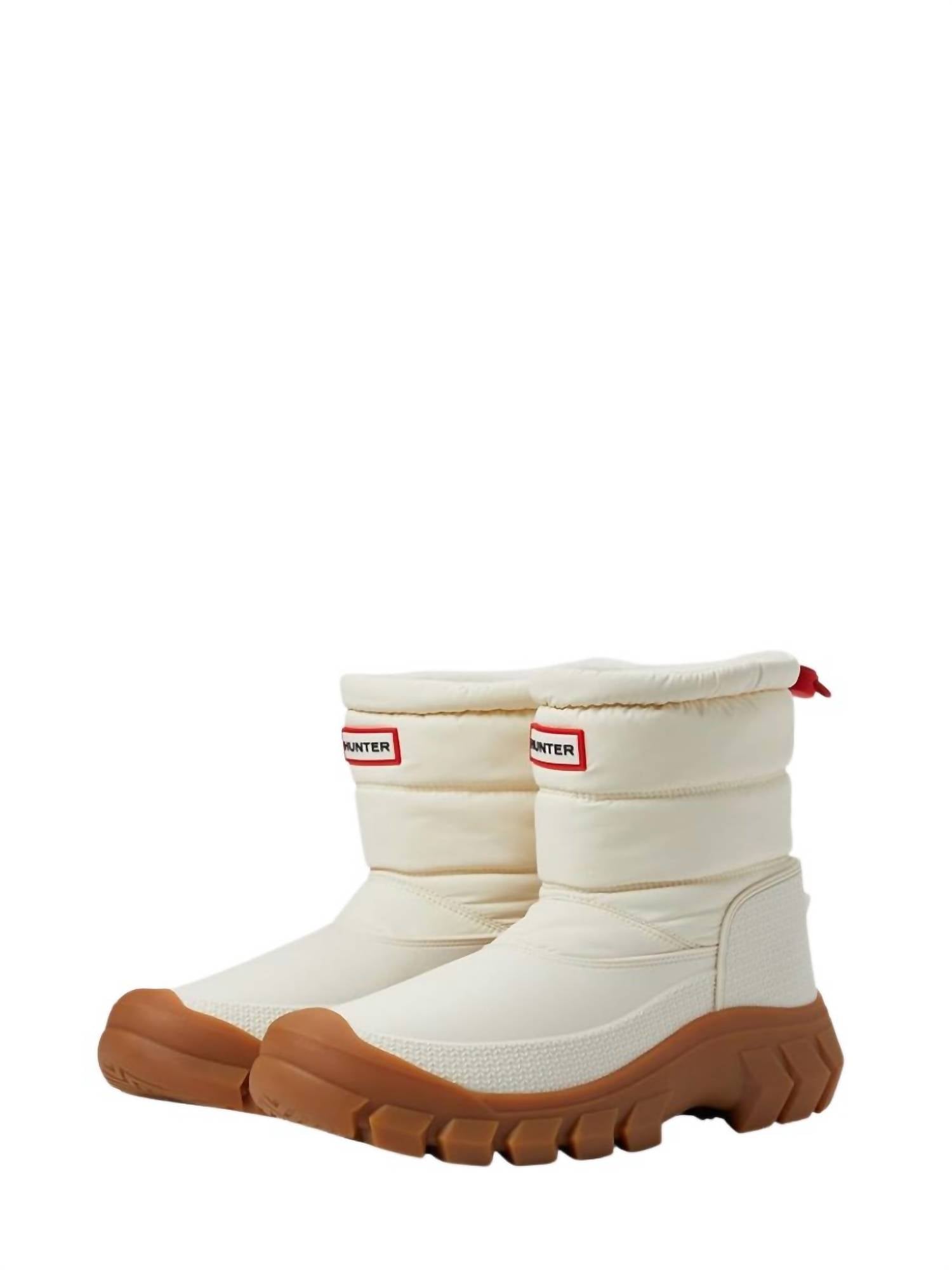 df82a1d5-4fe5-4c76-a668-c45db4a3e086-upscale_15k-1500x1500-70 Hunter - Women's Intrepid Short Snow Boot - Image 1