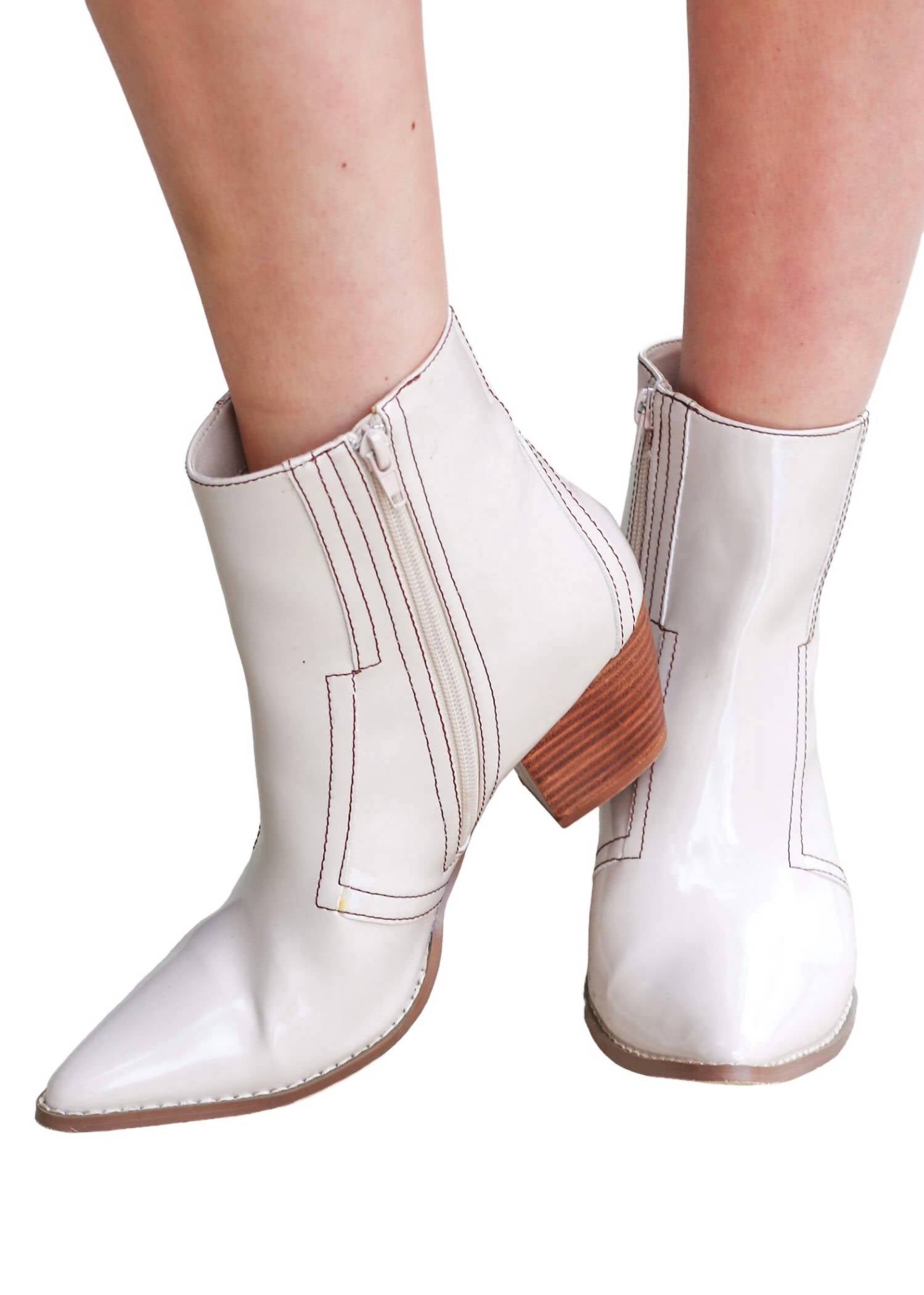 e7a7c7de-e3ab-4845-912e-2f495aecc4fa-upscale_15k-1500x1500-70 Matisse - Liza Ankle Bootie Boots - Image 1