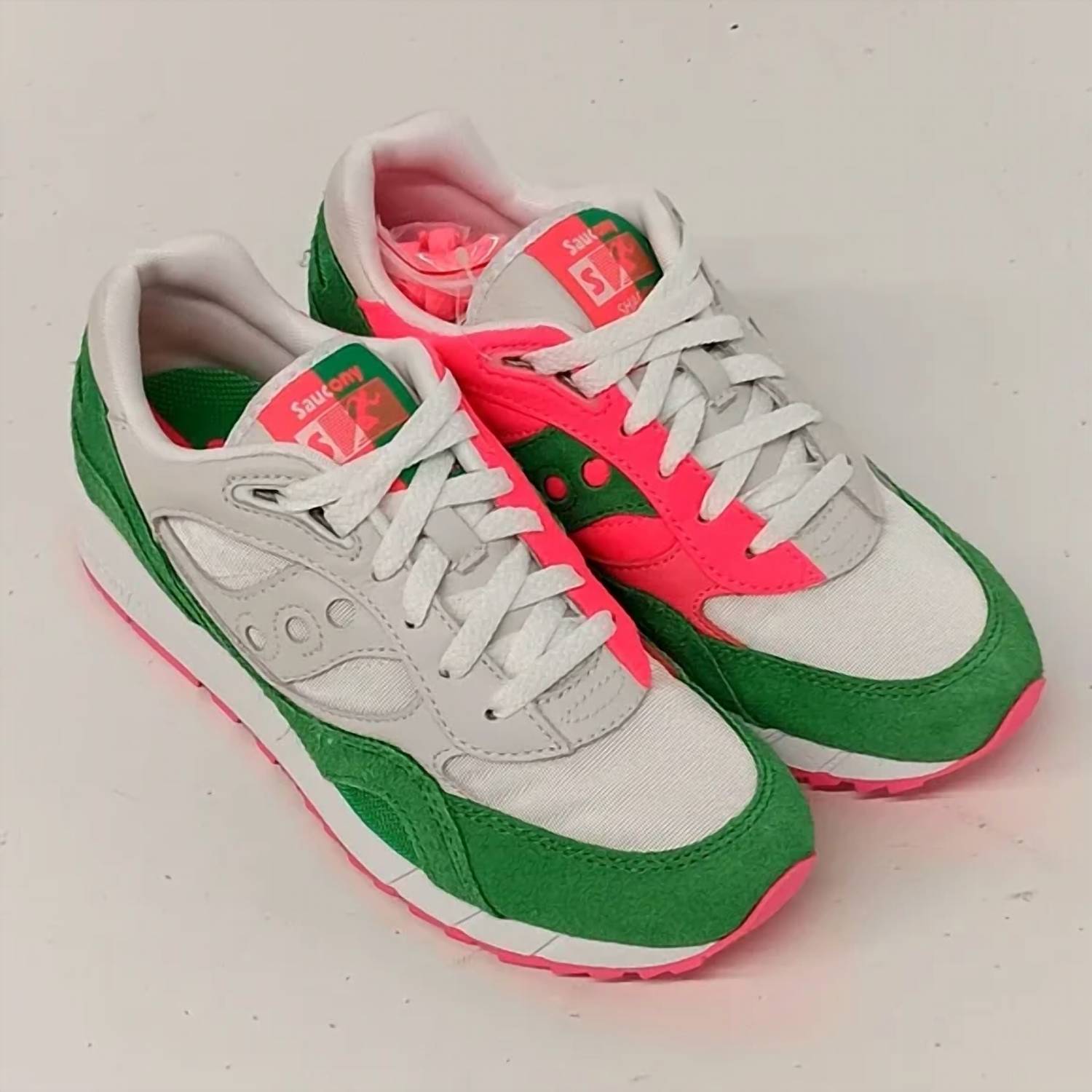 ef2f1e40-9ed1-4613-a833-c0a83054a26a-upscale_15k-1500x1500-70 Saucony - Women's Shadow 6000 split Low Top Sneakers - Image 1