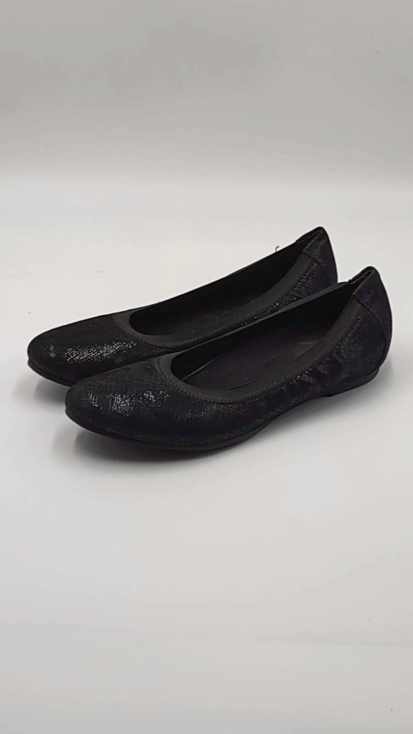 f3ce809b-a9b0-4e20-8289-d898f4fbd13a-upscale_15k-1500x1500-70 Munro - Women's Ashlie Crosshatch Ballet Flats - Image 1